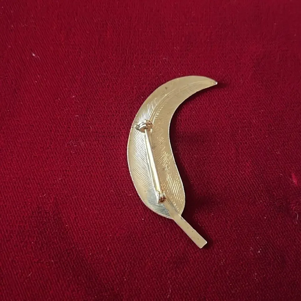Vintage Leaf Brooch